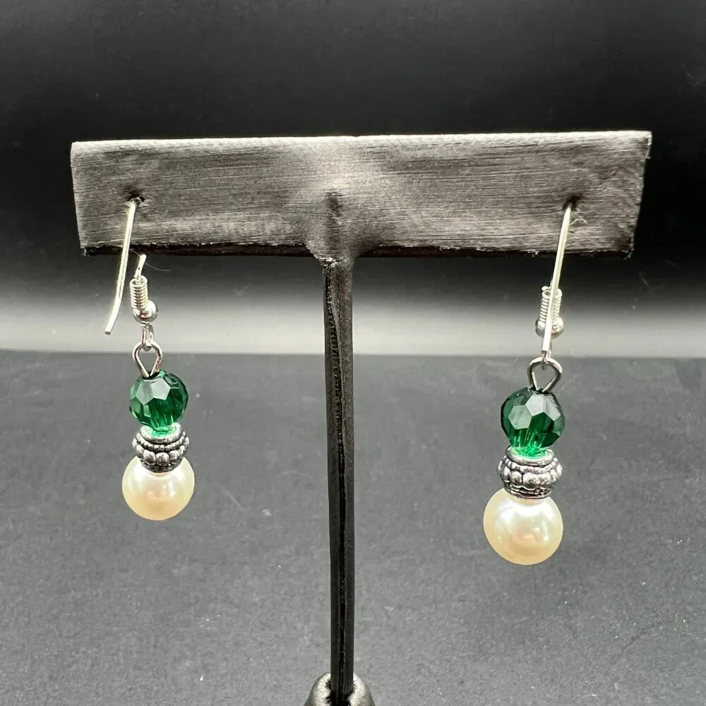 Faux Pearl Pierced Dangle Earrings Green Bead‎ Silver Tone Wire Drop